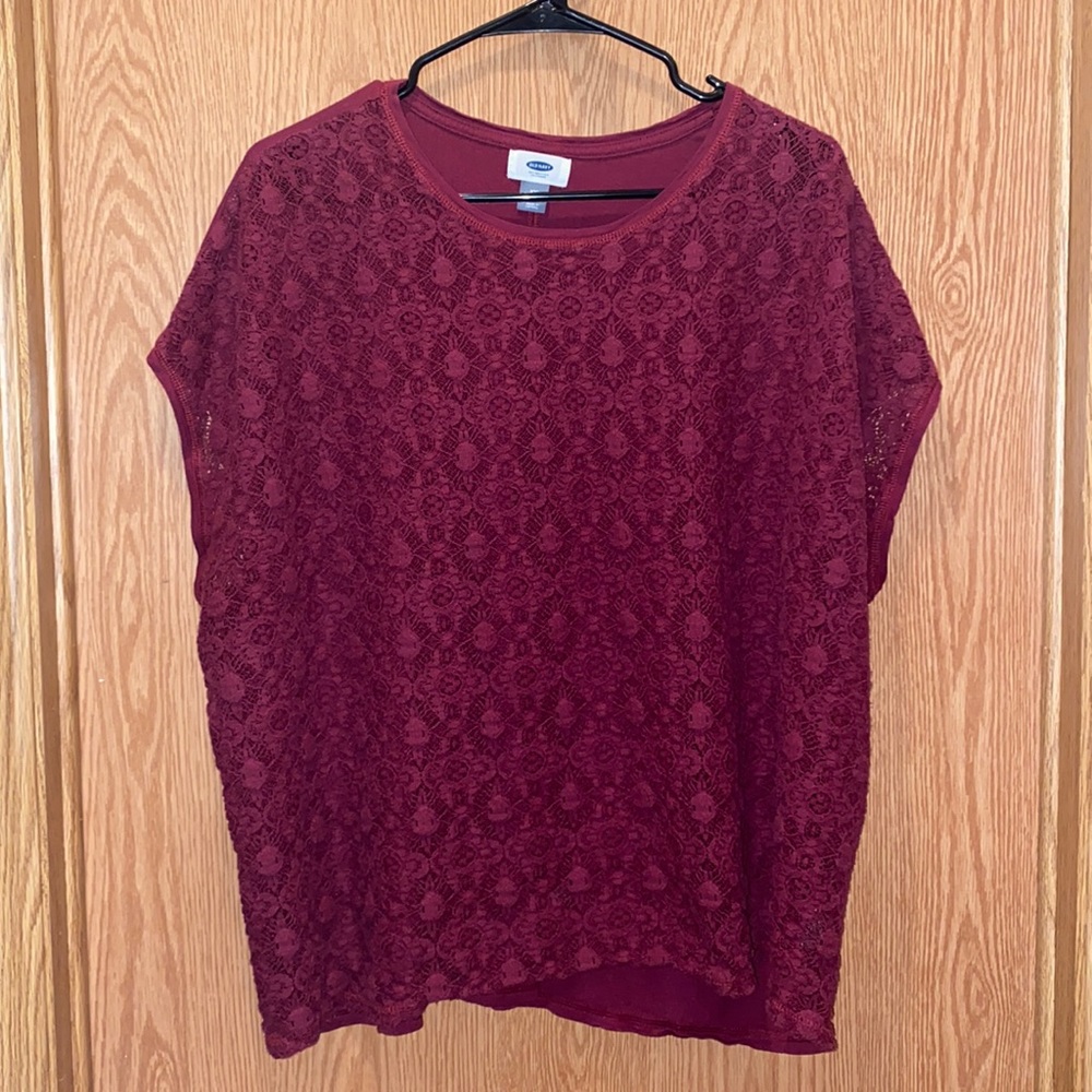 2x Old Navy Maroon Floral Crochet Tshirt